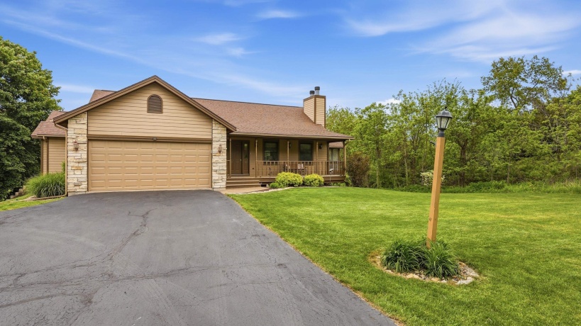 7 Belden School, GALENA, Illinois 61036, 4 Bedrooms Bedrooms, ,3 BathroomsBathrooms,House,For Sale,Belden School,202602956