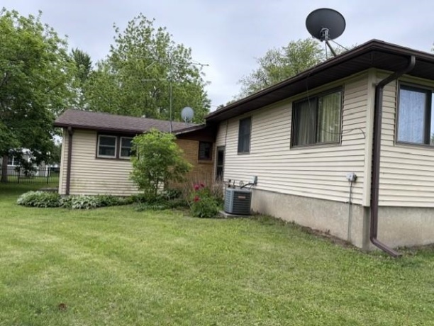318 2nd, Tonica, Illinois 61370, 3 Bedrooms Bedrooms, ,2 BathroomsBathrooms,House,For Sale,2nd,202602965