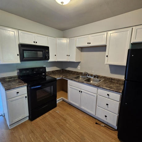 639 COLONIAL, MACHESNEY PARK, Illinois 61115, 2 Bedrooms Bedrooms, ,1 BathroomBathrooms,House,For Sale,COLONIAL,202602967