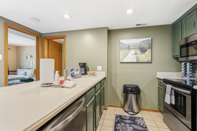 17 Oak Glen, GALENA, Illinois 61036, 2 Bedrooms Bedrooms, ,2 BathroomsBathrooms,Condominium,For Sale,Oak Glen,202602966