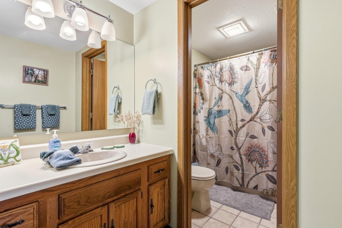 17 Oak Glen, GALENA, Illinois 61036, 2 Bedrooms Bedrooms, ,2 BathroomsBathrooms,Condominium,For Sale,Oak Glen,202602966