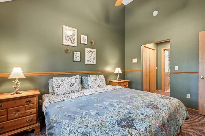 17 Oak Glen, GALENA, Illinois 61036, 2 Bedrooms Bedrooms, ,2 BathroomsBathrooms,Condominium,For Sale,Oak Glen,202602966