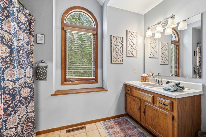 17 Oak Glen, GALENA, Illinois 61036, 2 Bedrooms Bedrooms, ,2 BathroomsBathrooms,Condominium,For Sale,Oak Glen,202602966