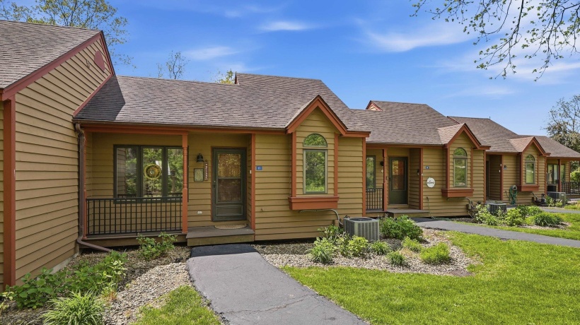 17 Oak Glen, GALENA, Illinois 61036, 2 Bedrooms Bedrooms, ,2 BathroomsBathrooms,Condominium,For Sale,Oak Glen,202602966