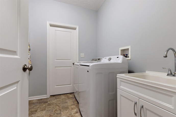4521 Rainbow, LOVES PARK, Illinois 61111, 2 Bedrooms Bedrooms, ,2 BathroomsBathrooms,Condominium,For Sale,Rainbow,202602970