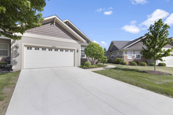 4521 Rainbow, LOVES PARK, Illinois 61111, 2 Bedrooms Bedrooms, ,2 BathroomsBathrooms,Condominium,For Sale,Rainbow,202602970