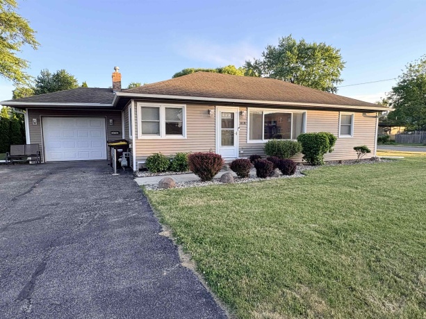 818 Jackson St, BELVIDERE, Illinois 61008, 3 Bedrooms Bedrooms, ,2 BathroomsBathrooms,House,For Sale,Jackson St,202602978