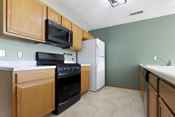 10050 Skipperling, ROSCOE, Illinois 61073, 2 Bedrooms Bedrooms, ,2 BathroomsBathrooms,Condominium,For Sale,Skipperling,202602977
