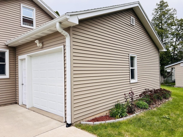 1655 Chicago, FREEPORT, Illinois 61032, 2 Bedrooms Bedrooms, ,2 BathroomsBathrooms,House,For Sale,Chicago,202602980