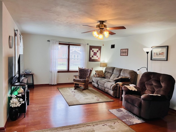 1655 Chicago, FREEPORT, Illinois 61032, 2 Bedrooms Bedrooms, ,2 BathroomsBathrooms,House,For Sale,Chicago,202602980