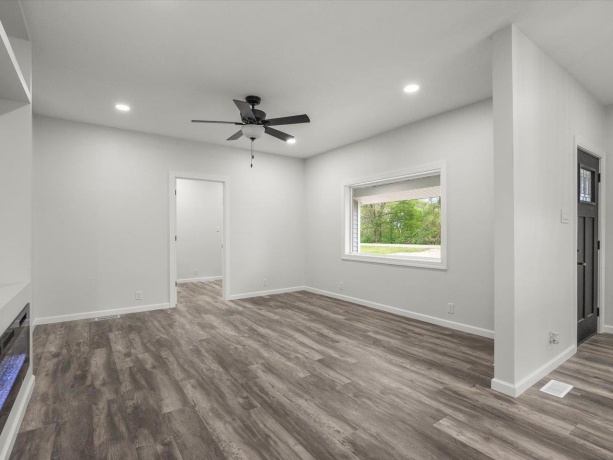 511 South, DURAND, Illinois 61024, 2 Bedrooms Bedrooms, ,2 BathroomsBathrooms,House,For Sale,South,202602981