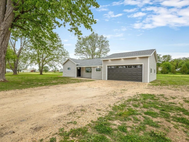 511 South, DURAND, Illinois 61024, 2 Bedrooms Bedrooms, ,2 BathroomsBathrooms,House,For Sale,South,202602981