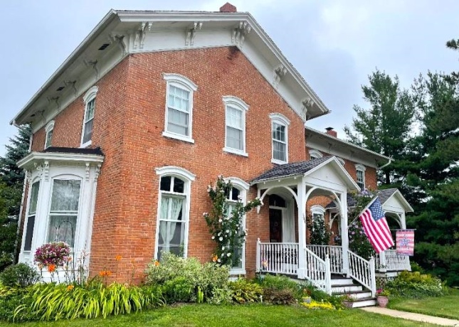 304 Broadway, MOUNT CARROLL, Illinois 61053, 4 Bedrooms Bedrooms, ,3 BathroomsBathrooms,House,For Sale,Broadway,202602982
