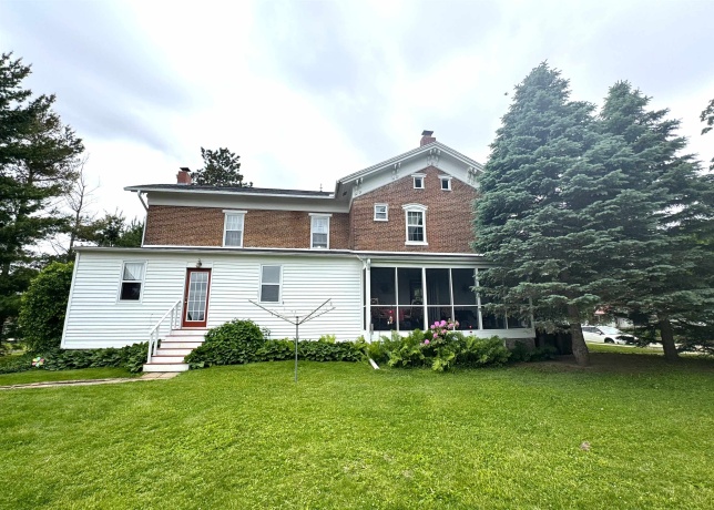 304 Broadway, MOUNT CARROLL, Illinois 61053, 4 Bedrooms Bedrooms, ,3 BathroomsBathrooms,House,For Sale,Broadway,202602982