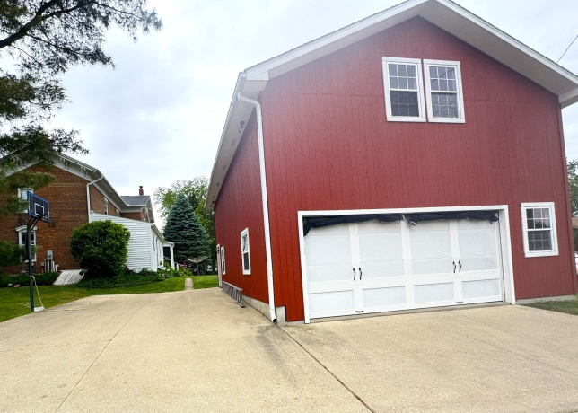 304 Broadway, MOUNT CARROLL, Illinois 61053, 4 Bedrooms Bedrooms, ,3 BathroomsBathrooms,House,For Sale,Broadway,202602982