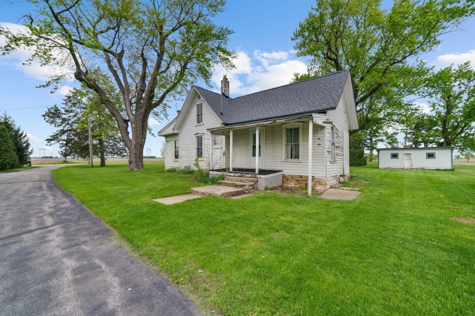 8162 Perryville, CHERRY VALLEY, Illinois 61016, 2 Bedrooms Bedrooms, ,1 BathroomBathrooms,House,For Sale,Perryville,202602481
