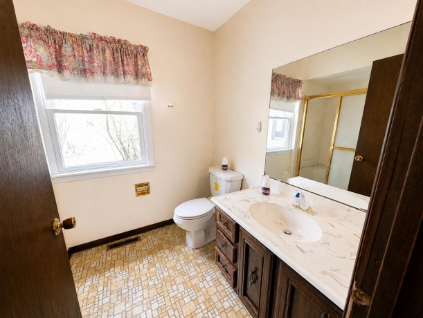 231 River, DEKALB, Illinois 60115, 3 Bedrooms Bedrooms, ,2 BathroomsBathrooms,House,For Sale,River,202602984
