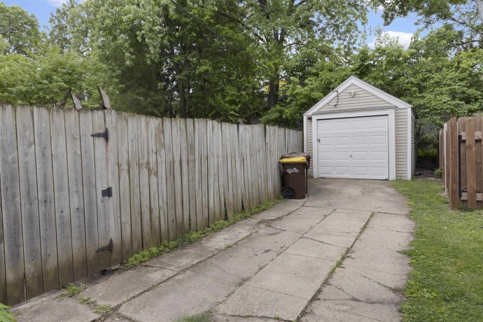 206 Highland, ROCKFORD, Illinois 61107, 3 Bedrooms Bedrooms, ,2 BathroomsBathrooms,House,For Sale,Highland,202602985