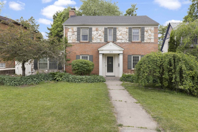 206 Highland, ROCKFORD, Illinois 61107, 3 Bedrooms Bedrooms, ,2 BathroomsBathrooms,House,For Sale,Highland,202602985