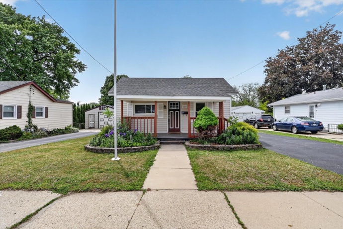 240 Adams, SOUTH BELOIT, Illinois 61080, 2 Bedrooms Bedrooms, ,1 BathroomBathrooms,House,For Sale,Adams,202602988