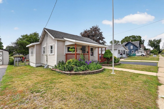 240 Adams, SOUTH BELOIT, Illinois 61080, 2 Bedrooms Bedrooms, ,1 BathroomBathrooms,House,For Sale,Adams,202602988