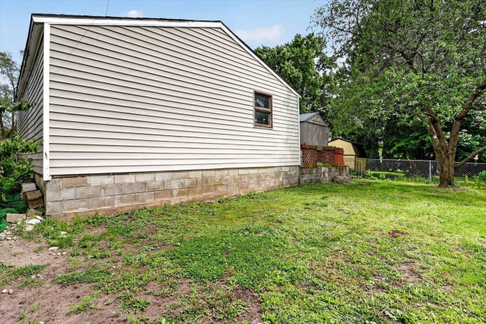 240 Adams, SOUTH BELOIT, Illinois 61080, 2 Bedrooms Bedrooms, ,1 BathroomBathrooms,House,For Sale,Adams,202602988