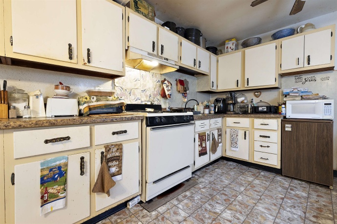 1634 Loomis, ROCKFORD, Illinois 61102, 3 Bedrooms Bedrooms, ,1 BathroomBathrooms,House,For Sale,Loomis,202602989