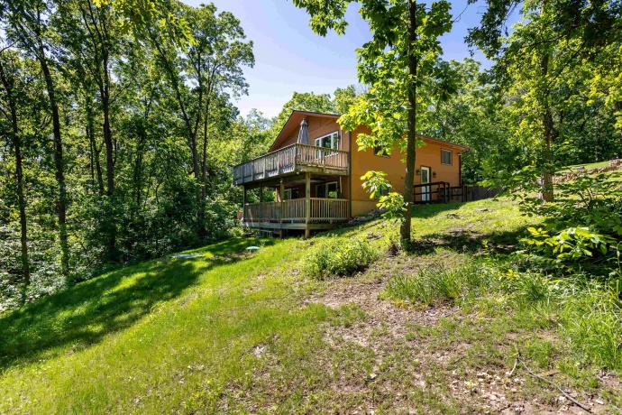 3 Briarwood, GALENA, Illinois 61036, 2 Bedrooms Bedrooms, ,1 BathroomBathrooms,House,For Sale,Briarwood,202602992