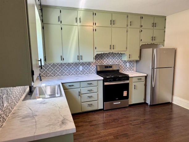621 Garden, FREEPORT, Illinois 61032, 3 Bedrooms Bedrooms, ,1 BathroomBathrooms,House,For Sale,Garden,202602993