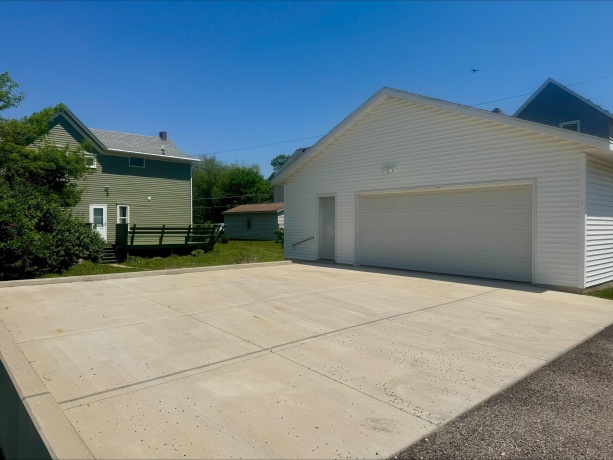 621 Garden, FREEPORT, Illinois 61032, 3 Bedrooms Bedrooms, ,1 BathroomBathrooms,House,For Sale,Garden,202602993