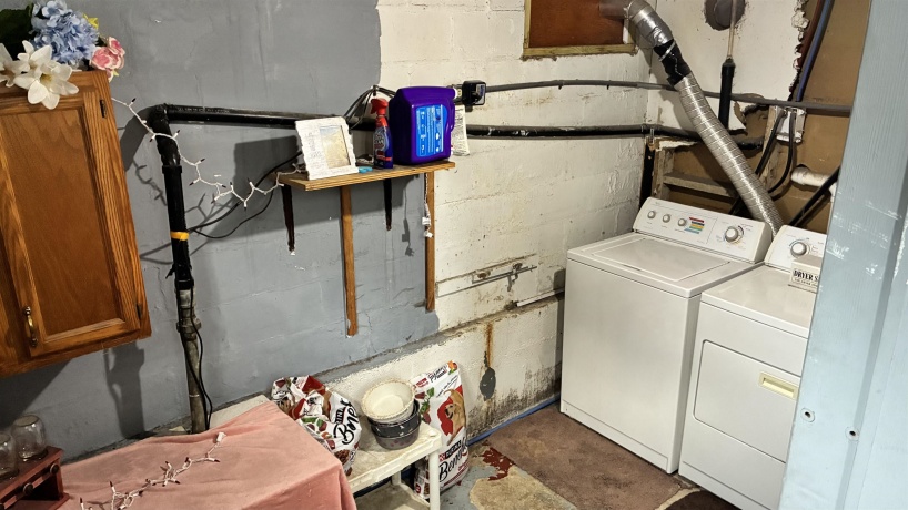 520 Burns, LANARK, Illinois 61046, 2 Bedrooms Bedrooms, ,1 BathroomBathrooms,House,For Sale,Burns,202602994