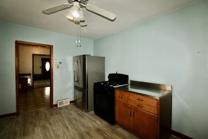 1221 Blaisdell, ROCKFORD, Wisconsin 61101, 4 Bedrooms Bedrooms, ,2 BathroomsBathrooms,House,For Sale,Blaisdell,202602998