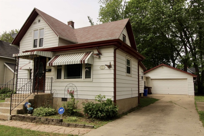 1221 Blaisdell, ROCKFORD, Wisconsin 61101, 4 Bedrooms Bedrooms, ,2 BathroomsBathrooms,House,For Sale,Blaisdell,202602998