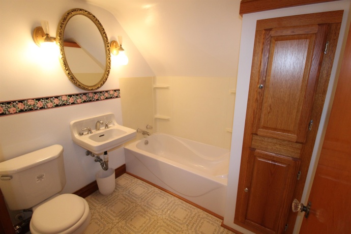 1221 Blaisdell, ROCKFORD, Wisconsin 61101, 4 Bedrooms Bedrooms, ,2 BathroomsBathrooms,House,For Sale,Blaisdell,202602998