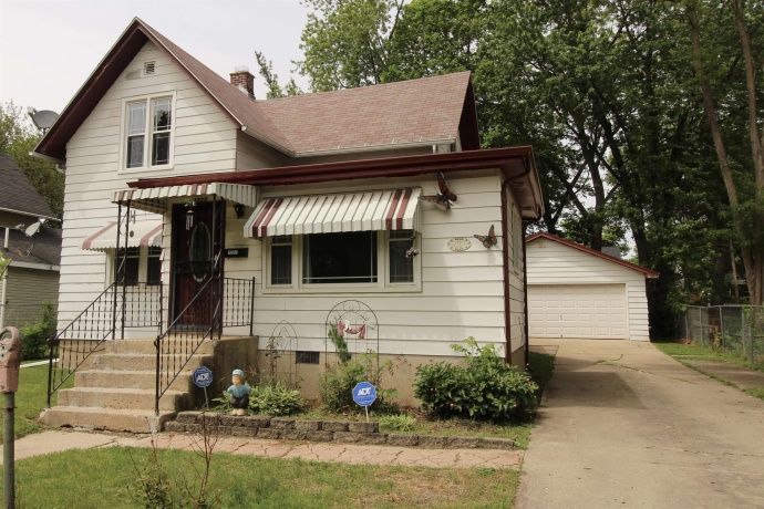 1221 Blaisdell, ROCKFORD, Wisconsin 61101, 4 Bedrooms Bedrooms, ,2 BathroomsBathrooms,House,For Sale,Blaisdell,202602998