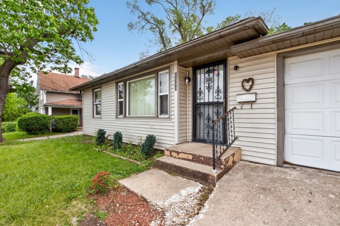 1130 Sherman, ROCKFORD, Illinois 61101, 2 Bedrooms Bedrooms, ,2 BathroomsBathrooms,House,For Sale,Sherman,202602999