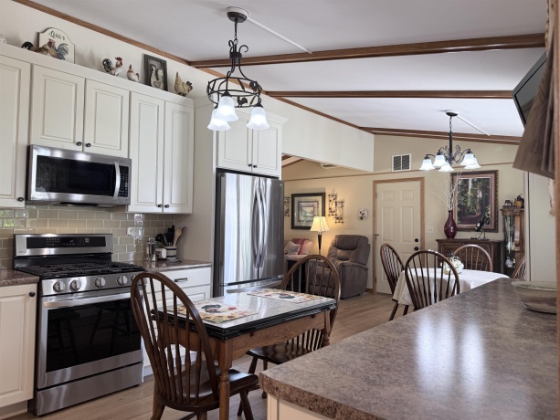 617 Linn, SHANNON, Illinois 61078, 3 Bedrooms Bedrooms, ,2 BathroomsBathrooms,House,For Sale,Linn,202603001