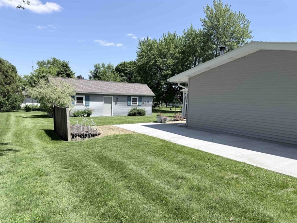 617 Linn, SHANNON, Illinois 61078, 3 Bedrooms Bedrooms, ,2 BathroomsBathrooms,House,For Sale,Linn,202603001
