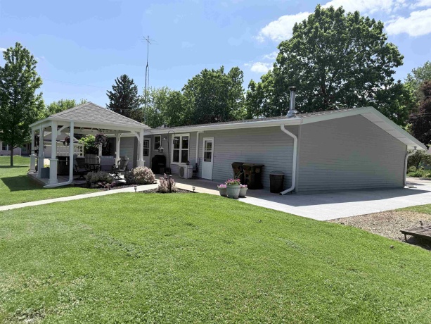 617 Linn, SHANNON, Illinois 61078, 3 Bedrooms Bedrooms, ,2 BathroomsBathrooms,House,For Sale,Linn,202603001
