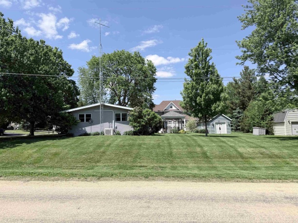617 Linn, SHANNON, Illinois 61078, 3 Bedrooms Bedrooms, ,2 BathroomsBathrooms,House,For Sale,Linn,202603001