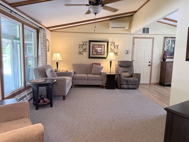 617 Linn, SHANNON, Illinois 61078, 3 Bedrooms Bedrooms, ,2 BathroomsBathrooms,House,For Sale,Linn,202603001