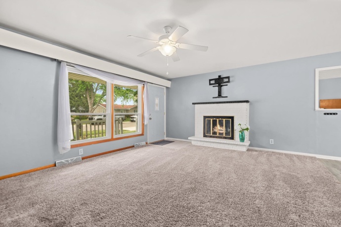 2227 Exeter, LOVES PARK, Illinois 61111, 3 Bedrooms Bedrooms, ,2 BathroomsBathrooms,House,For Sale,Exeter,202603016