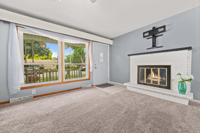 2227 Exeter, LOVES PARK, Illinois 61111, 3 Bedrooms Bedrooms, ,2 BathroomsBathrooms,House,For Sale,Exeter,202603016