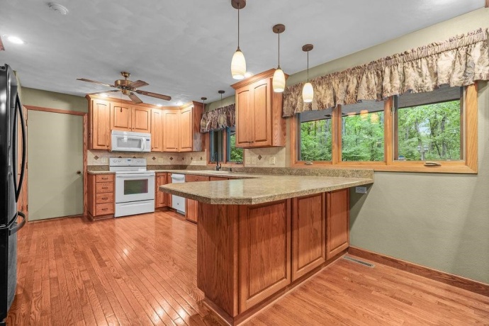 10876 CROCKETT, ROSCOE, Illinois 61073, 3 Bedrooms Bedrooms, ,2 BathroomsBathrooms,House,For Sale,CROCKETT,202603019