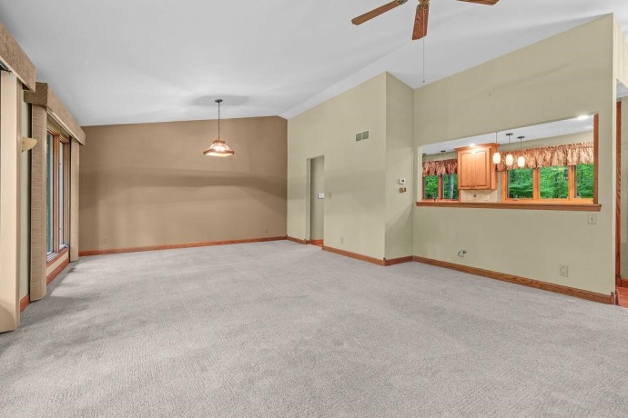 10876 CROCKETT, ROSCOE, Illinois 61073, 3 Bedrooms Bedrooms, ,2 BathroomsBathrooms,House,For Sale,CROCKETT,202603019