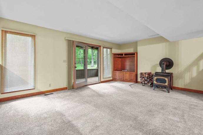 10876 CROCKETT, ROSCOE, Illinois 61073, 3 Bedrooms Bedrooms, ,2 BathroomsBathrooms,House,For Sale,CROCKETT,202603019
