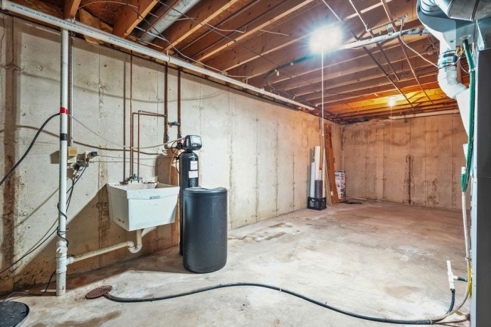 10876 CROCKETT, ROSCOE, Illinois 61073, 3 Bedrooms Bedrooms, ,2 BathroomsBathrooms,House,For Sale,CROCKETT,202603019