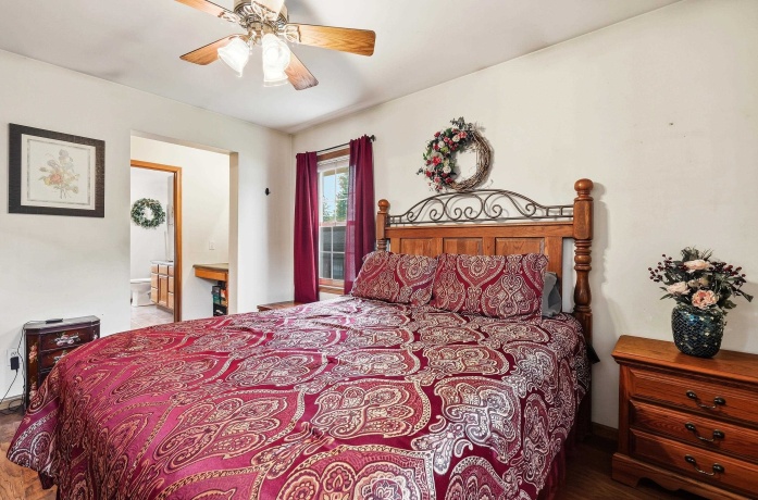 465 Peach, EAST DUBUQUE, Illinois 61025, 4 Bedrooms Bedrooms, ,3 BathroomsBathrooms,House,For Sale,Peach,202603021