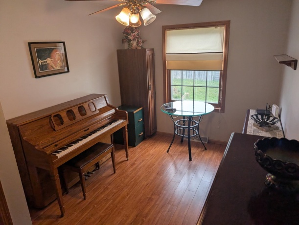 465 Peach, EAST DUBUQUE, Illinois 61025, 4 Bedrooms Bedrooms, ,3 BathroomsBathrooms,House,For Sale,Peach,202603021