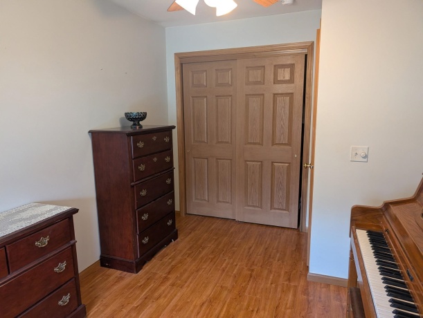 465 Peach, EAST DUBUQUE, Illinois 61025, 4 Bedrooms Bedrooms, ,3 BathroomsBathrooms,House,For Sale,Peach,202603021